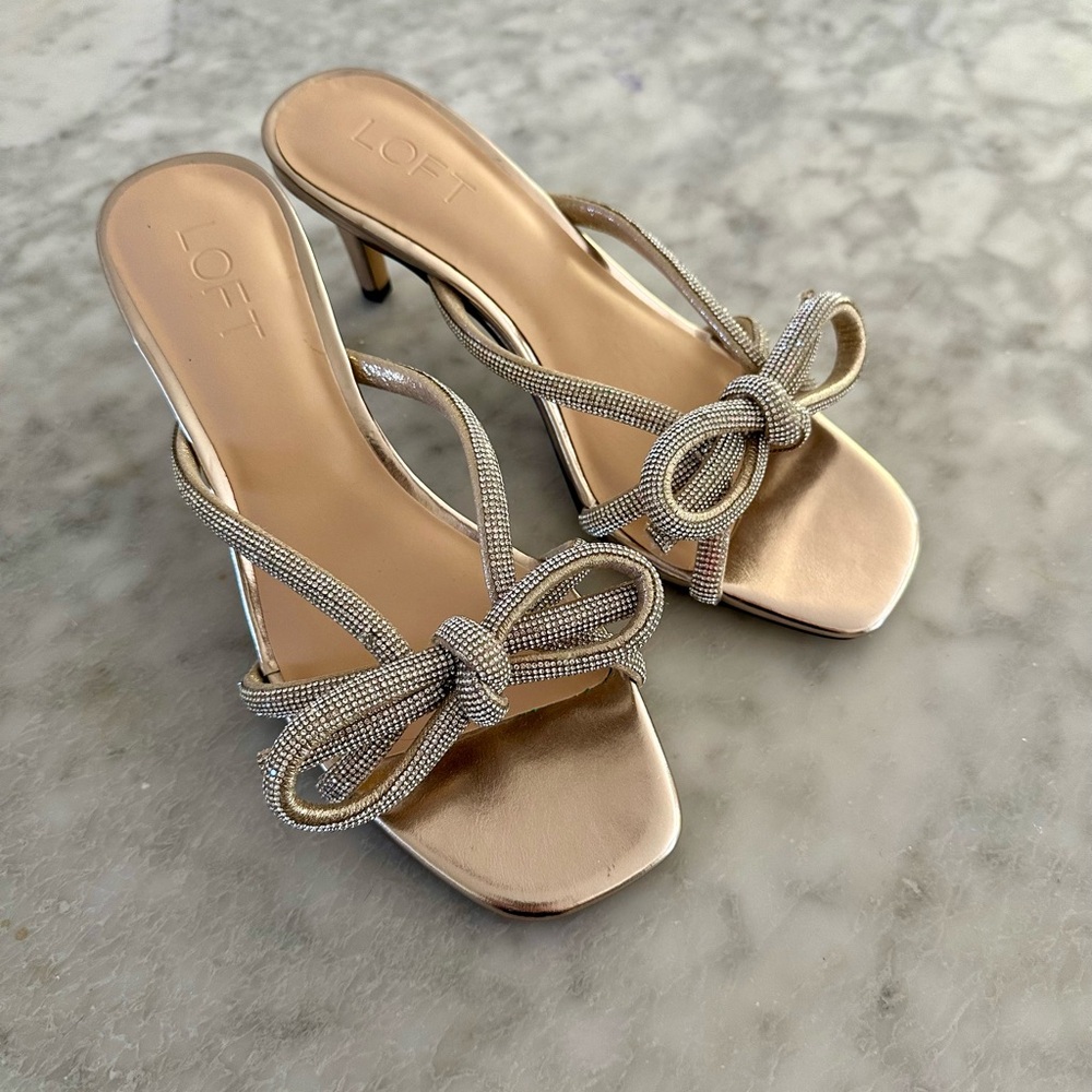 Ann Taylor Loft Metallic Heeled Sandals with Bow rhinestone crystal sparkle 7.5